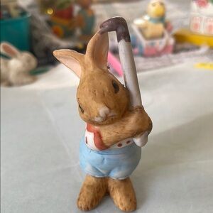 Vintage Ceramic Peter Rabbit Enesco Collection